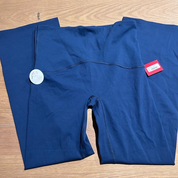 SPANX Pants - Spanx Booty Boost Flare Legging Petite - XL